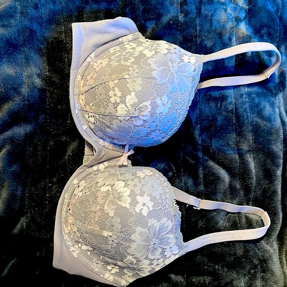 Victoria’s Secret bra 34D